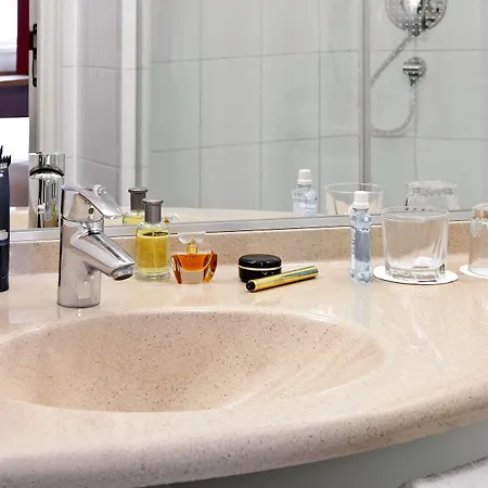 Ibis Hotel 3*